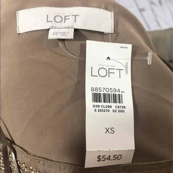 Ann Taylor loft sequence top NWT
In a size xs - Picture 8 of 8